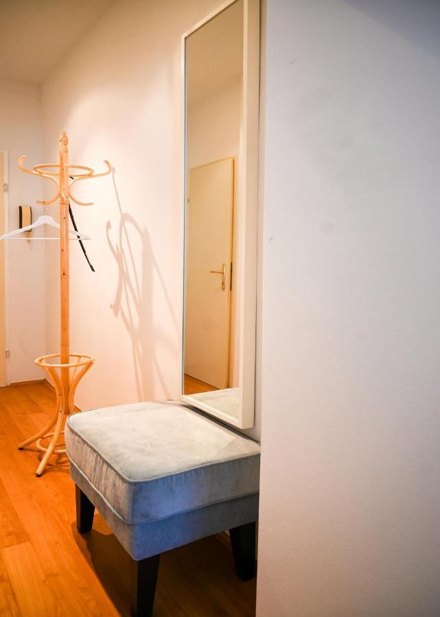 Backpacker Apartment Bahnhof Viena Exterior foto